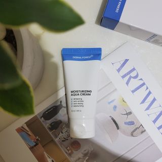 더마포레스트 모이스처라이징 아쿠아크림 / 수분크림 히알루론산 펩타이드 보습 미백 주름개선 — 5점을 준 리뷰어가 2021년 6월 올린 사용 사진