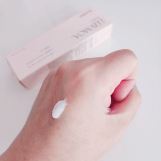 러브모아 향수 고체향수 승무원 고체향수 바르는 향수 니치향수 도손 우드세이지 앤 씨솔트 — 4.5점을 준 리뷰어가 2022년 10월 올린 사용 사진