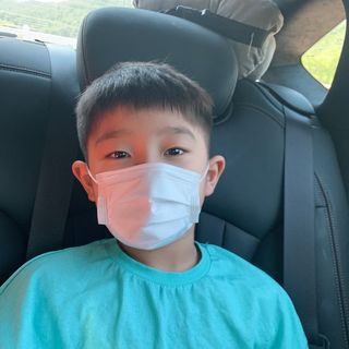JHWORLD 스누피 마스크 정품 스누피 KF-AD 국내 비말차단 아동용 성인용 일회용 덴탈마스크 50매 — 5점을 준 리뷰어가 2021년 8월 올린 사용 사진