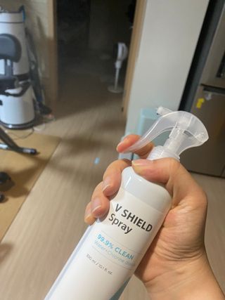 브이쉴드 살균 스프레이 300ml — 5점을 준 리뷰어가 2021년 7월 올린 사용 사진