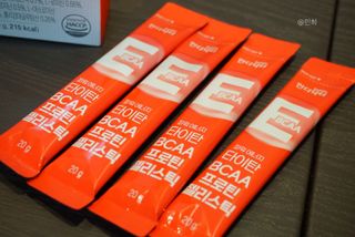 [인디닥터] 타이탄 BCAA 프로틴 젤리스틱 — 5점을 준 리뷰어가 2022년 5월 올린 사용 사진