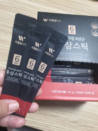 [푸름웰니스] 프리미엄 6년근 홍삼스틱 3mg x 100포 — 5점을 준 리뷰어가 2022년 4월 올린 사용 사진