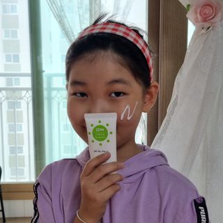 메타포레 12PM  카밍 선스크린 — 5점을 준 리뷰어가 2021년 8월 올린 사용 사진