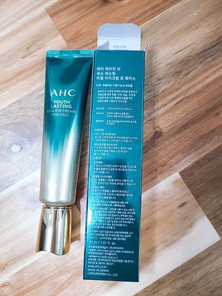 [NEW 탄력유턴 아이크림] AHC 유스 래스팅 리얼 아이크림 포 페이스 — 5점을 준 리뷰어가 2021년 1월 올린 사용 사진