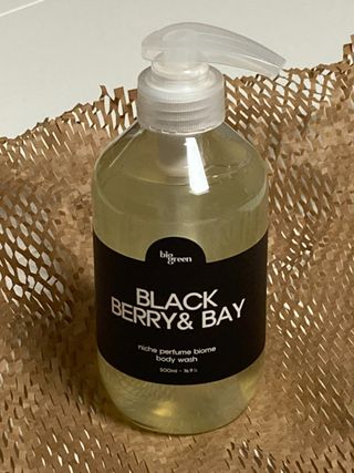 빅그린 니치 퍼퓸 바이옴바디워시 500ml(상탈, 블랙베리&베이, 블랑쉐 3종 중 택1) — 5점을 준 리뷰어가 2022년 8월 올린 사용 사진