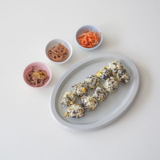 하나마이 [마마쿡] 전 청와대 천상현 셰프의 밑반찬  5종세트(소고기 장조림+연근조림+진미채+간장김자반+새우김자반) — 5점을 준 리뷰어가 2023년 4월 올린 사용 사진