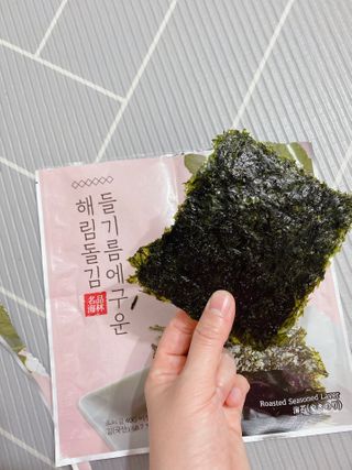 [해림맛김] 들기름에 구운 바삭바삭 김 4종 세트 + 1종 랜덤발송 총5개입 — 5점을 준 리뷰어가 2021년 2월 올린 사용 사진