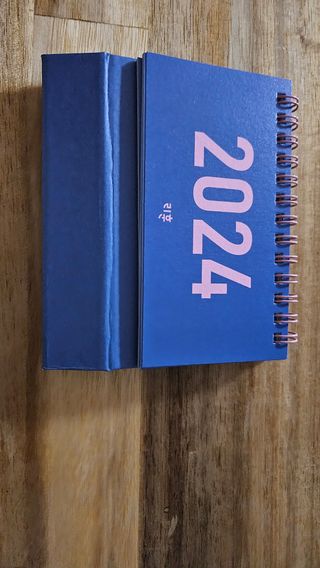 리훈 2024년달력 언더모니터 미니 탁상달력 — 5점을 준 리뷰어가 2023년 9월 올린 사용 사진