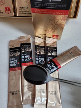 서울약사신협_투데이홍삼정플러스스틱_10g x 30포 — 5점을 준 리뷰어가 2021년 2월 올린 사용 사진
