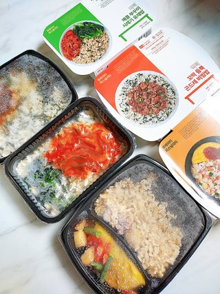 직탁 식단관리 3종 도시락(꼬막 듬뿍 곤드레비빔밥, 알리오올리오 불고기오믈렛, 매콤쭈꾸미 시래기유채밥) — 4점을 준 리뷰어가 2022년 7월 올린 사용 사진
