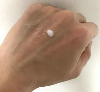 멈칫(MUMCHIT) 넥퍼퓸 NECKPERFUME 2가지 향 — 5점을 준 리뷰어가 2021년 12월 올린 사용 사진