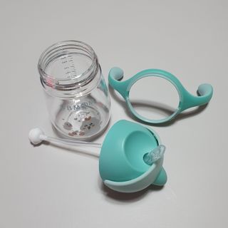 유비맘 트라이탄 코니빨대컵_컬러 랜덤 발송 — 5점을 준 리뷰어가 2021년 3월 올린 사용 사진