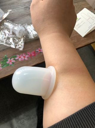 메디미케이알 커핑테라피 실리콘부항마사지 리프팅 페이스+바디 안티 셀룰 라이트 6pcs — 5점을 준 리뷰어가 2021년 2월 올린 사용 사진