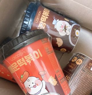 유비쿡 컵떡볶이 매운컵떡볶이2개/ 짜장컵떡볶이 2개  총 4개세트 — 5점을 준 리뷰어가 2021년 2월 올린 사용 사진