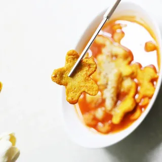 빨간키트 떡볶이 밀키트 2~3인분 매운맛 국물 떡볶이 만들기 쉬운 황금 레시피 분말 소스로 간편한 요리 — 5점을 준 리뷰어가 2021년 8월 올린 사용 사진
