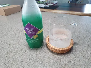 몽베스트 Montbest with Sparkling water Lemon OR Lime 20병(랜덤) — 5점을 준 리뷰어가 2022년 8월 올린 사용 사진