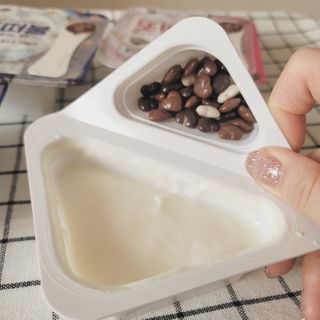 남양유업 또깍 접어 떠먹는 불가리스 2종 — 5점을 준 리뷰어가 2021년 1월 올린 사용 사진