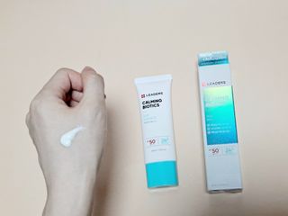 리더스코스메틱 리더스 카밍 바이오틱스 선 에센스 SPF 50+ PA++++ — 5점을 준 리뷰어가 2022년 8월 올린 사용 사진