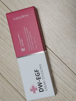 이지듀 DW-EGF 크림 다이브좀_콜라겐이 쏙쏙, 탄력피부로 다이빙 — 5점을 준 리뷰어가 2021년 2월 올린 사용 사진