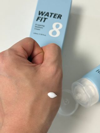 나우 [리브엠]피부 속부터 겹겹이, 촘촘하게! 워터핏8중 수분착붙 크림 — 5점을 준 리뷰어가 2025년 5월 올린 사용 사진