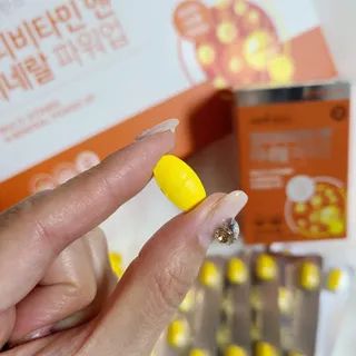 서울약사신협_내몸애발란스멀티비타민앤미네랄파워업_800mg x 90정 — 5점을 준 리뷰어가 2021년 8월 올린 사용 사진
