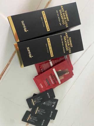 썸헤어 / SUMHAIR 썸헤어  써밋 안티 헤어로스 샴푸+트리트먼트 — 5점을 준 리뷰어가 2021년 5월 올린 사용 사진