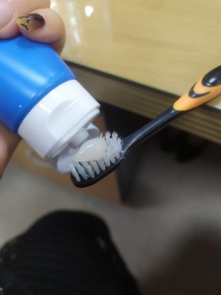 [심폐소생소] 무불소 임산부 천연 치약 — 2점을 준 리뷰어가 2021년 11월 올린 사용 사진