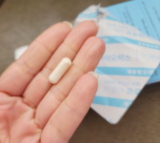 [지셀라] 프로바이오틱스 100억 유산균 보장 (1개월분 / 350mg X 30캡슐) — 5점을 준 리뷰어가 2023년 5월 올린 사용 사진