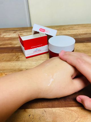 레드투래드 센서티브 슈퍼 크림 50ml — 5점을 준 리뷰어가 2021년 10월 올린 사용 사진