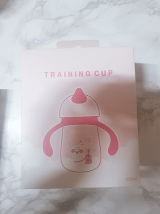 유비맘 트라이탄 코니빨대컵_컬러 랜덤 발송 — 5점을 준 리뷰어가 2021년 3월 올린 사용 사진