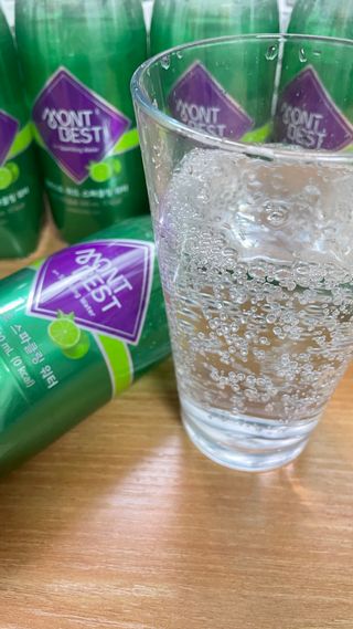 몽베스트 Montbest with Sparkling water Lime20병 — 5점을 준 리뷰어가 2022년 7월 올린 사용 사진