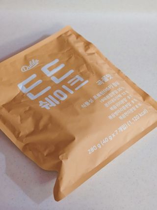 [덜다] 든든 식물성 단백질 쉐이크 40g X 7입 (곡물/딸기) — 4점을 준 리뷰어가 2023년 8월 올린 사용 사진