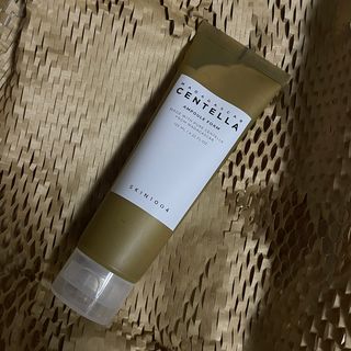 스킨1004 [SKIN1004] 마다가스카르 센텔라 앰플 폼 125ml — 4점을 준 리뷰어가 2024년 8월 올린 사용 사진