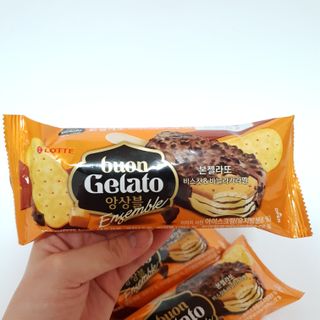 롯데제과 본젤라또 비스킷&바닐라카라멜바, 본젤라또 베리쇼콜라컵 — 5점을 준 리뷰어가 2021년 12월 올린 사용 사진