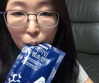 참앤들황토농원 국내산 흑염소를 정성스럽게 담은, 프리미엄 흑염소 진액 70ml x 30포 1박스 — 5점을 준 리뷰어가 2023년 1월 올린 사용 사진