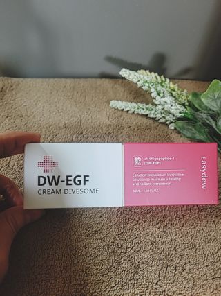 이지듀 DW-EGF 크림 다이브좀_콜라겐이 쏙쏙, 탄력피부로 다이빙 — 5점을 준 리뷰어가 2021년 2월 올린 사용 사진