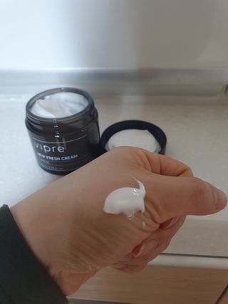 비프리코스메틱 뉴 프레쉬 크림 80ml — 5점을 준 리뷰어가 2023년 2월 올린 사용 사진