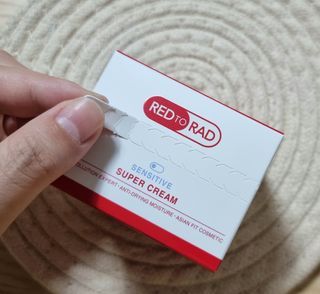 레드투래드 센서티브 슈퍼 크림 50ml — 4.5점을 준 리뷰어가 2021년 10월 올린 사용 사진