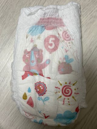 킨도 프리미엄 에어드라이v2 팬티형 기저귀 — 5점을 준 리뷰어가 2021년 7월 올린 사용 사진