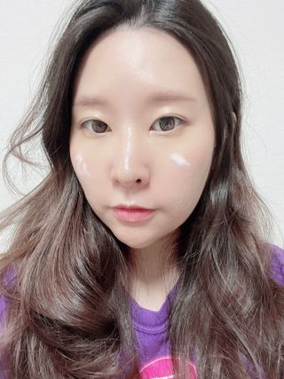 난나 살몬 스파이더 검버섯 미백 톤업 화이트닝 연어 앰플 크림 300ml 대용량 — 5점을 준 리뷰어가 2022년 8월 올린 사용 사진