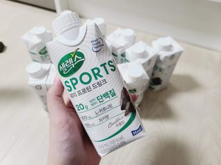 셀렉스스포츠 셀렉스 스포츠 웨이 프로틴 초콜릿 _ 330ml x 12팩 — 5점을 준 리뷰어가 2021년 3월 올린 사용 사진