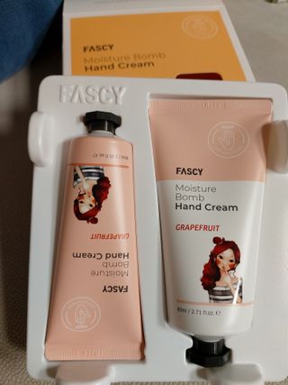 파시 FASCY 高保湿ハンドクリーム40ml+80ml セット — 5점을 준 리뷰어가 2021년 5월 올린 사용 사진