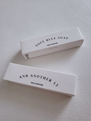 멈칫(MUMCHIT) 넥퍼퓸 NECKPERFUME 2가지 향 — 5점을 준 리뷰어가 2021년 12월 올린 사용 사진