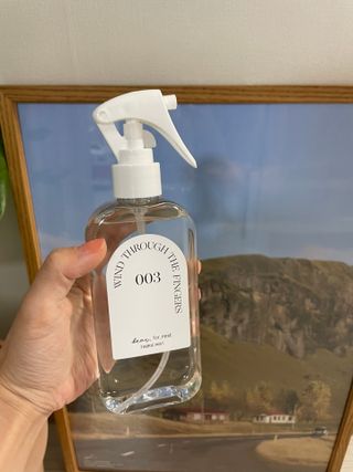 디어포레스트 숲속의 하루 패브릭미스트 (섬유향수/ 룸스프레이) 200ml — 5점을 준 리뷰어가 2022년 7월 올린 사용 사진