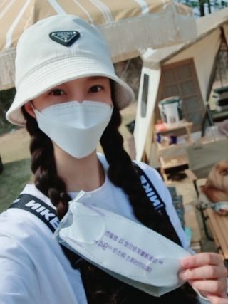데일리브레스황사마스크KF94대형 데일리브레스 황사방역마스크 KF94 대형 — 4.5점을 준 리뷰어가 2021년 4월 올린 사용 사진