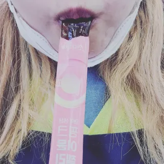 인디닥터 면역 생생 핑크 이뮨 젤리 + 타이탄 BCAA 프로틴 젤리스틱 — 5점을 준 리뷰어가 2022년 4월 올린 사용 사진
