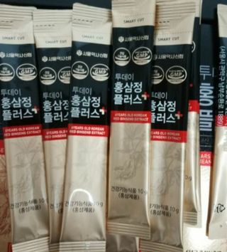 서울약사신협_투데이홍삼정플러스스틱_10g x 30포 — 5점을 준 리뷰어가 2021년 5월 올린 사용 사진