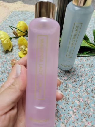 멈칫 X 최준 헤어 앤 바디미스트 소프트블루솝, 마젠타레이디 2종 — 4.5점을 준 리뷰어가 2021년 8월 올린 사용 사진