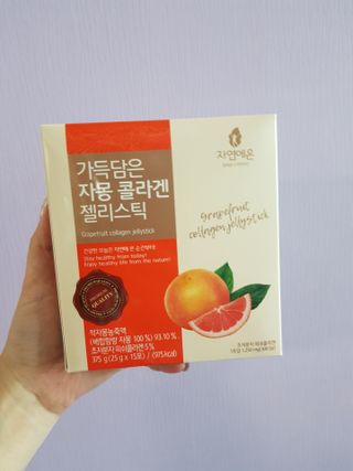 자연에온 핑크 자몽 착즙 100mL 10개입 1BOX +가 득담은 자몽 콜라겐 젤리스틱 1BOX — 3점을 준 리뷰어가 2021년 6월 올린 사용 사진