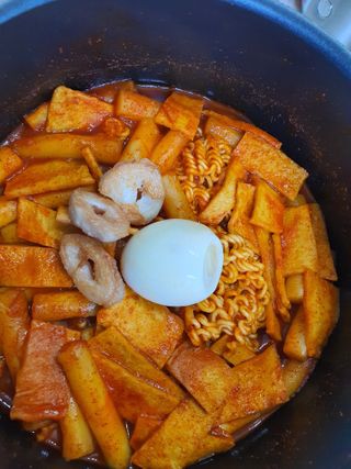 [앤더미트]더 불맛 직화 막창 매콤 떡볶이 1팩 (640g) — 5점을 준 리뷰어가 2022년 5월 올린 사용 사진
